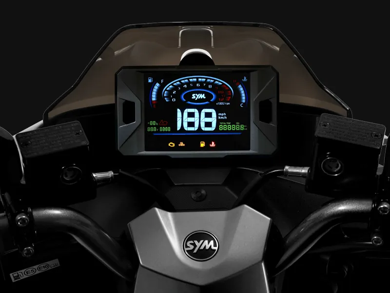 SYM scooter dijital gösterge paneli ve gidon bölümü